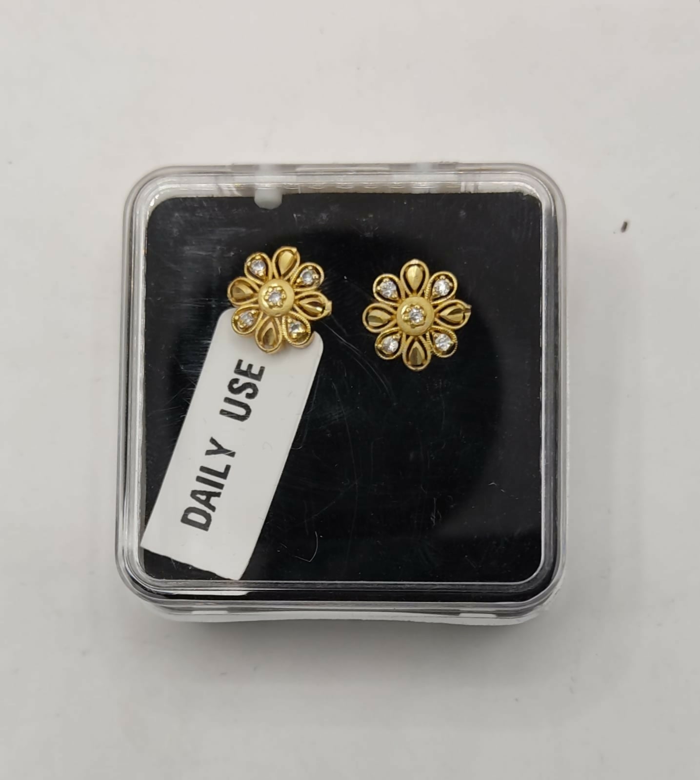 Gold Flower Stud Earrings – Elegant Dainty Floral Design